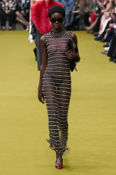 Look 30